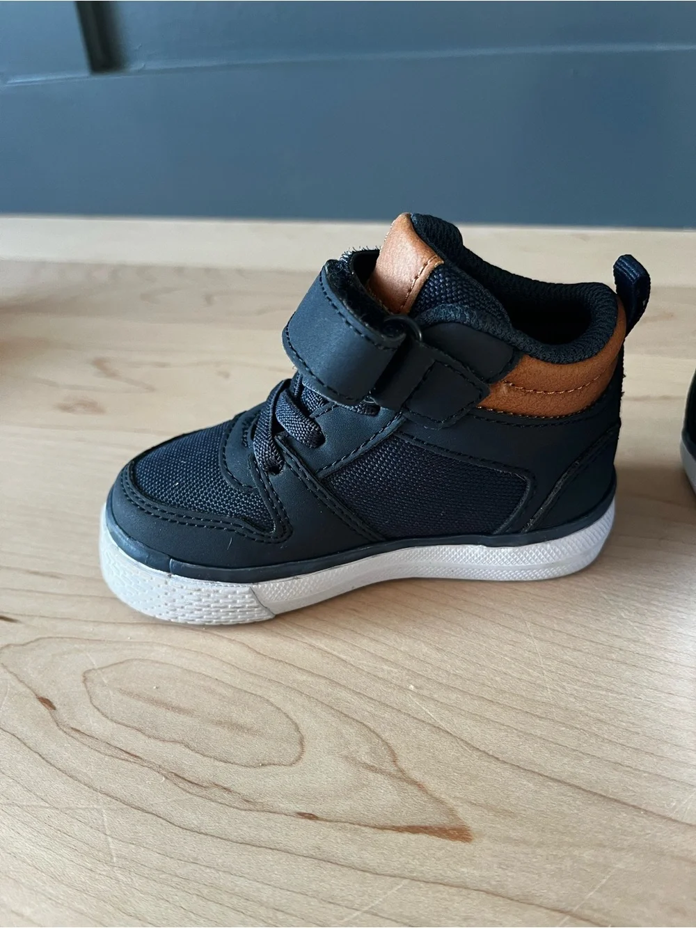 The Children's Place Navy and Brown Toddler High-Top Sneakers